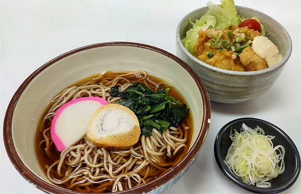 蕎麦とミニチキン南蛮丼