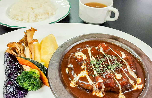 黒毛和牛100％煮込み風ハンバーグデミグラスソース